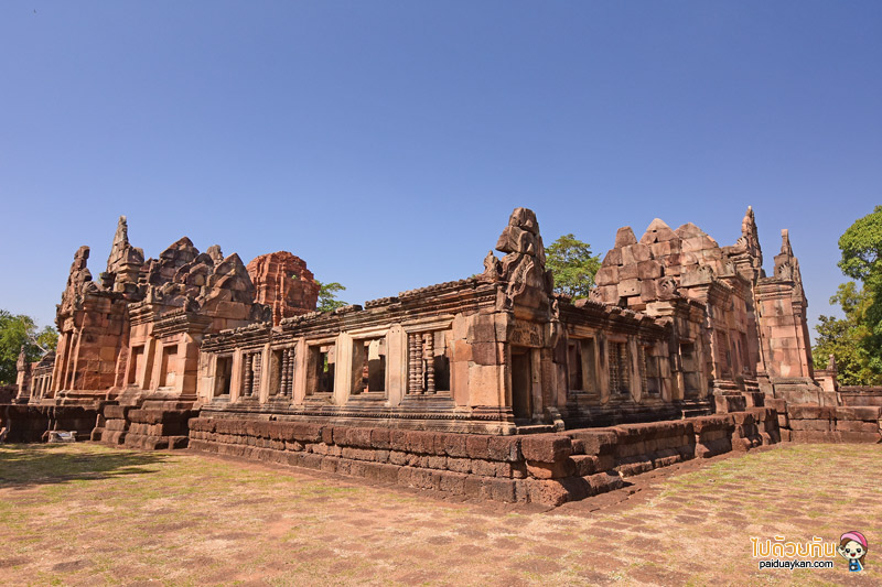 Brick towers and ponds at Prasat Muang Tam