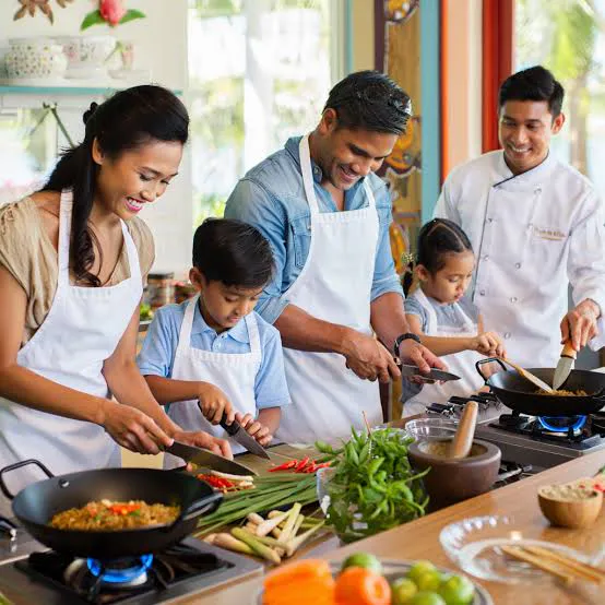 Small-group Thai cooking class with close coaching