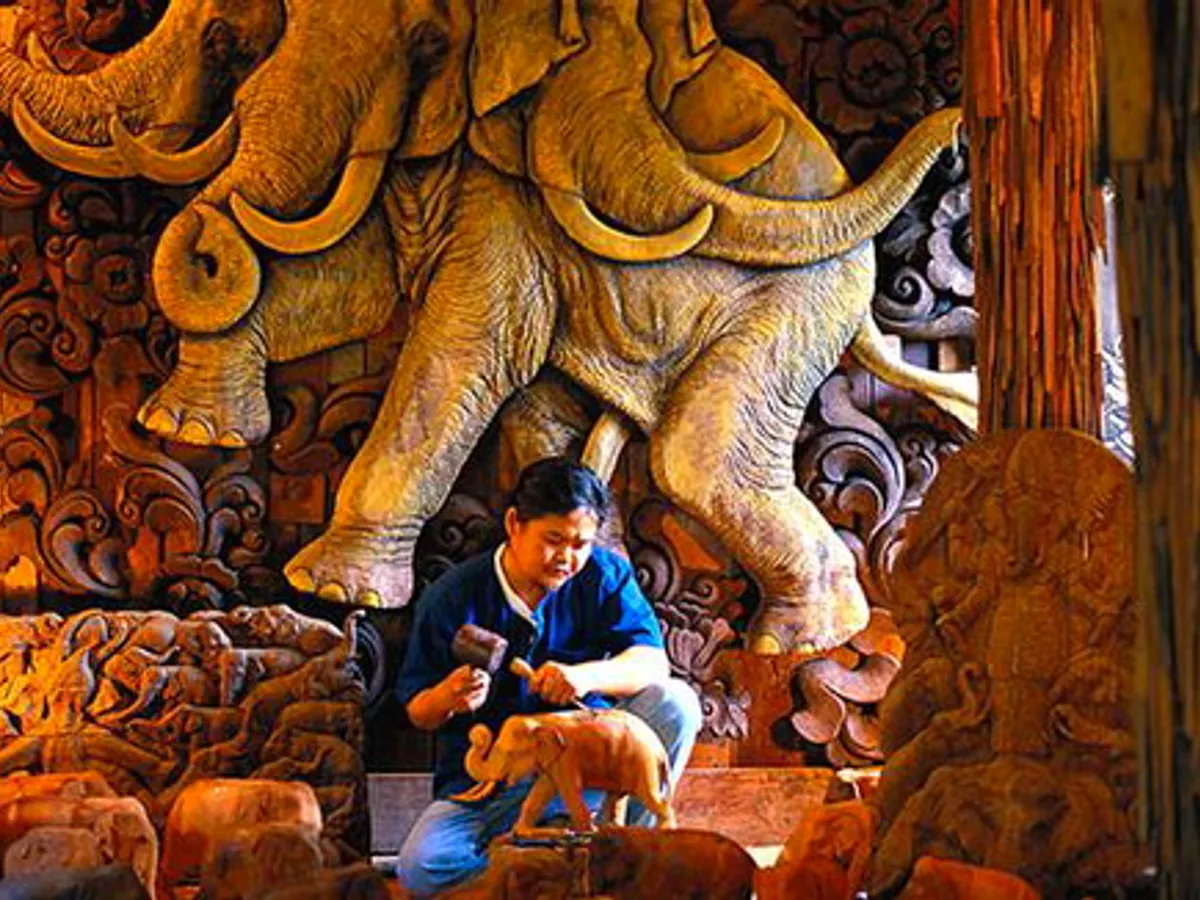 Ban Thawai Handicraft Village