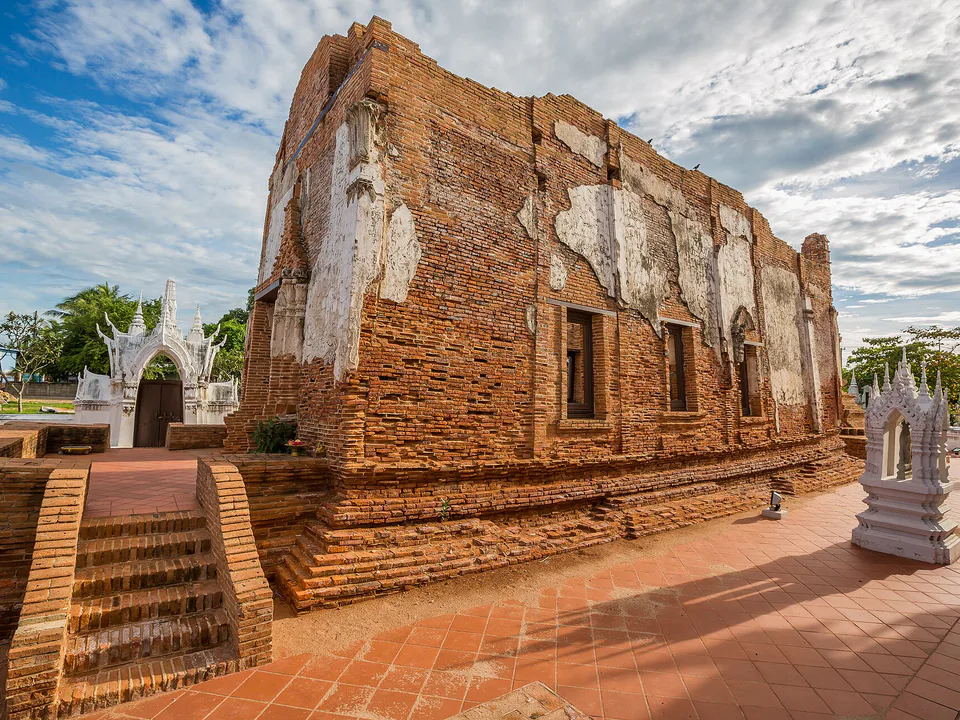Wat Yai Chom Prasat